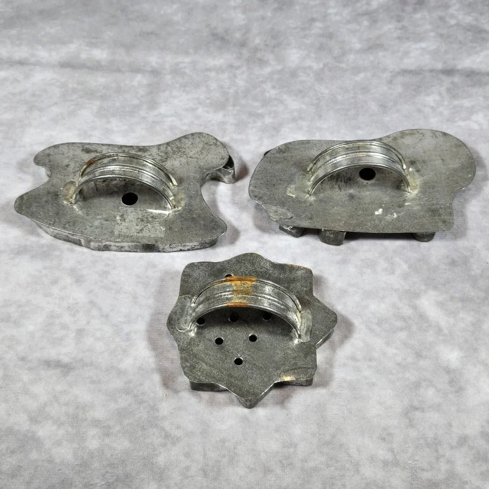 Vintage Flat Back Handle Cookie Cutters Horse Cow Star‎